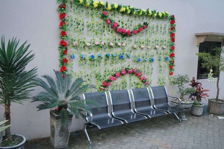 Hostal Oyo 927 Carina Hotel