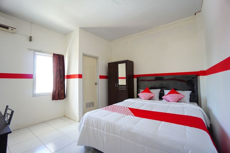Hotel Oyo 776 Bless House