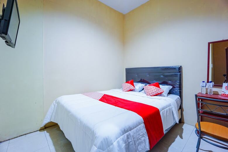 Hotel Oyo 776 Bless House