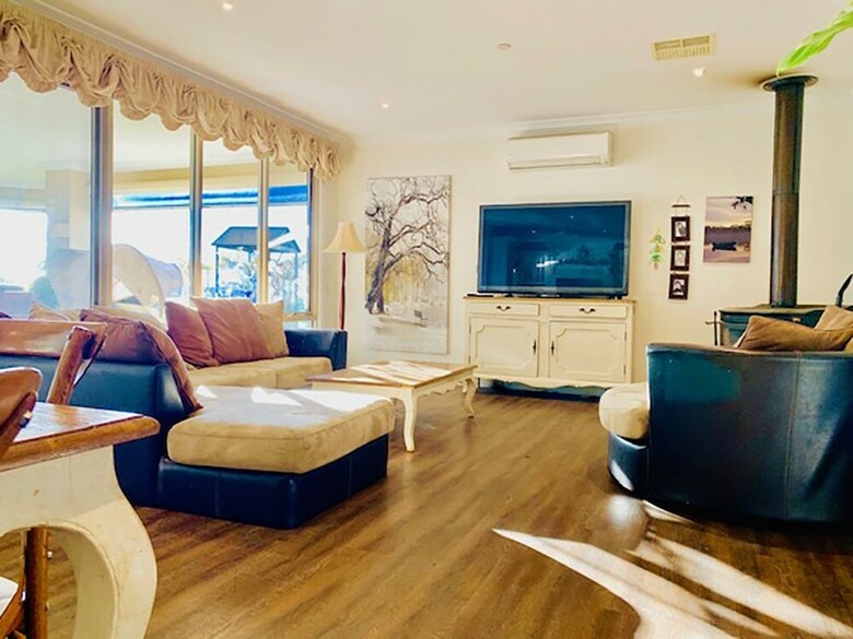 Grand Gippsland Home Sleeps Up To 28