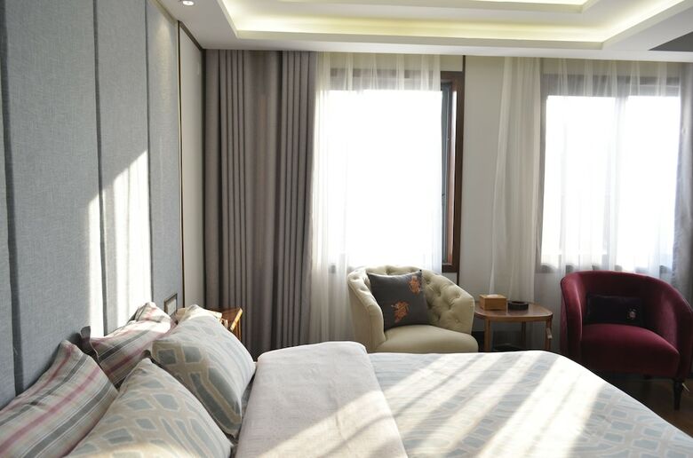 Qiancuihang Art Hotel