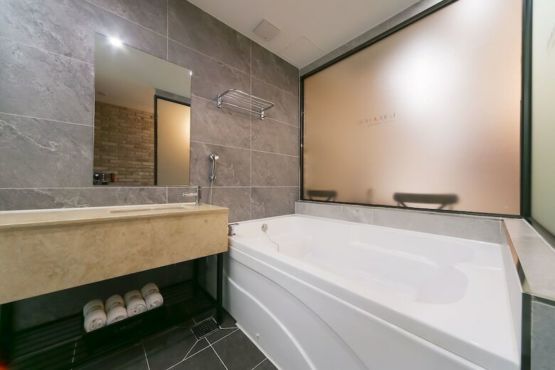 Le Idea Hotel