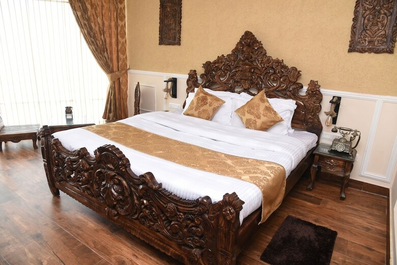 Hotel Kali Tibba Resort