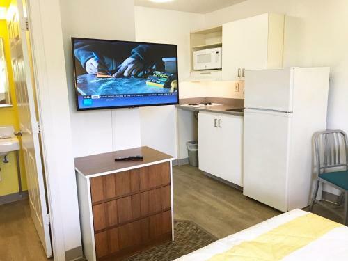 Hotel Intown Suites Extended Stay Webster Tx - Nasa
