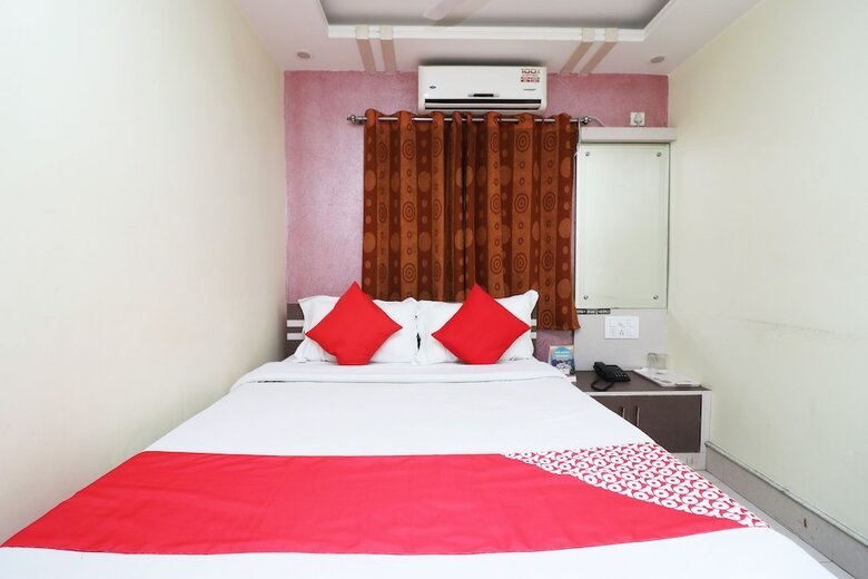 Oyo 30163 Hotel Taj Palace