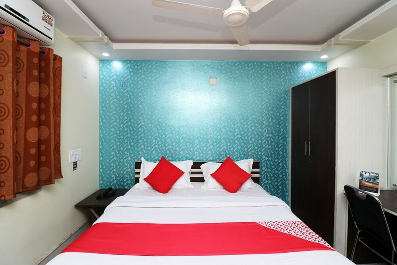 Oyo 30163 Hotel Taj Palace