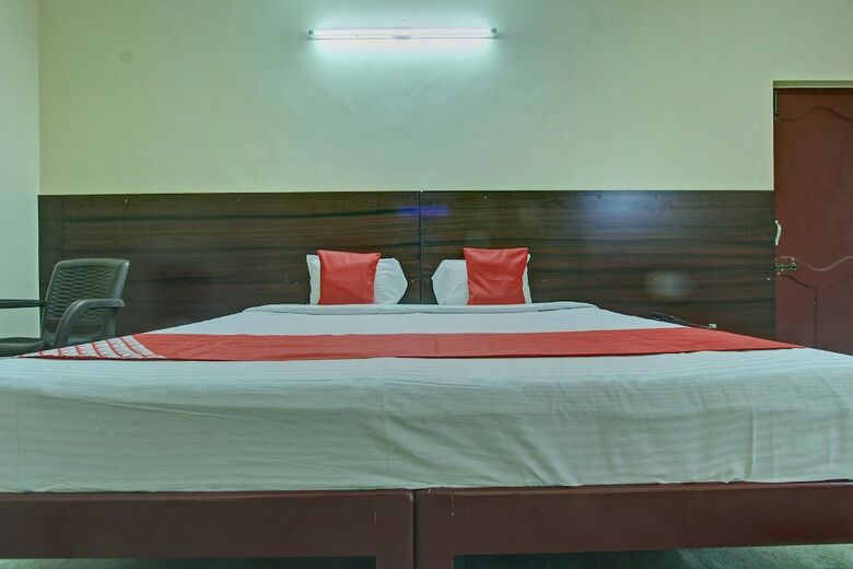 Hotel Oyo 27946 Sandhanam As Abode