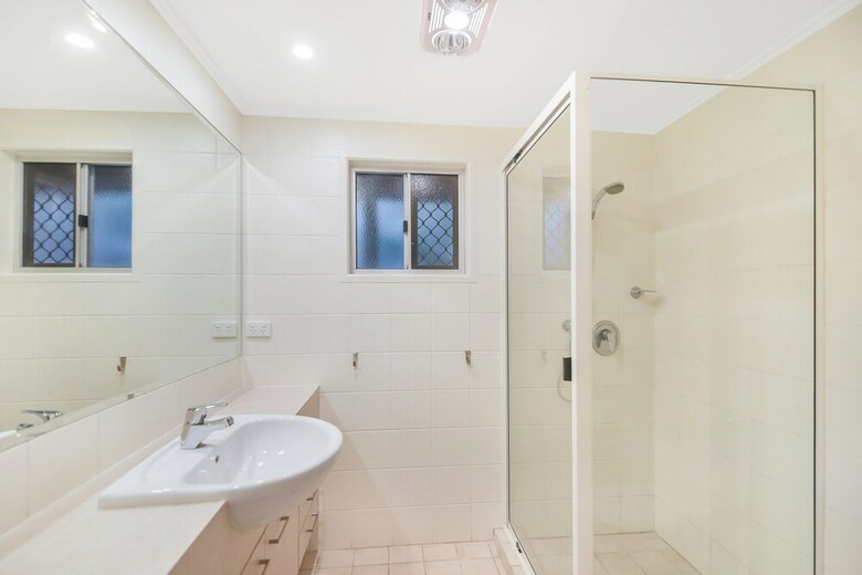 Summer Place - 24 Shearwater Street