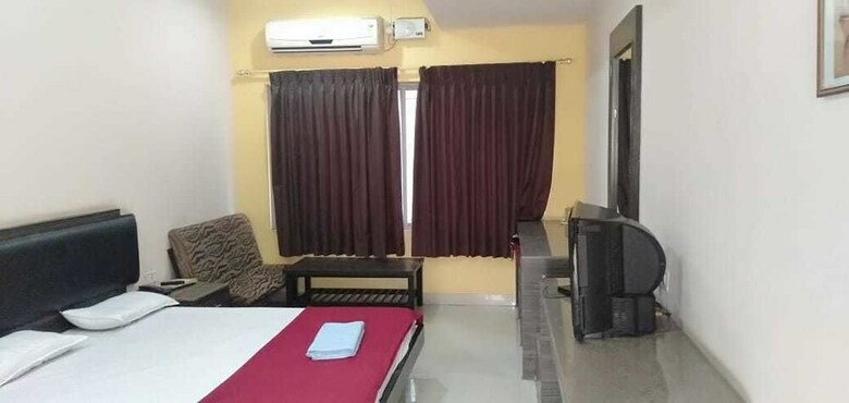 Hotel Iroomz Annapoorna Residency
