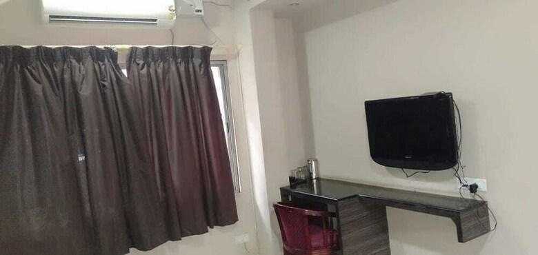 Hotel Iroomz Annapoorna Residency