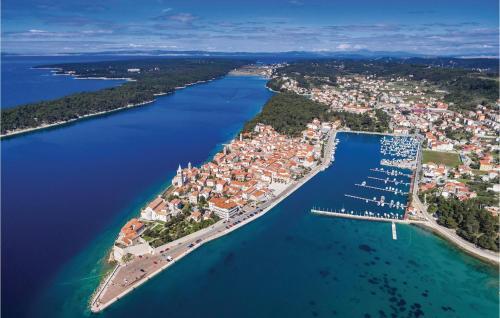 Two-bedroom Apartment In Supetarska Draga