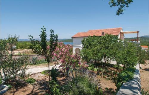 One-bedroom Apartment In Tisno