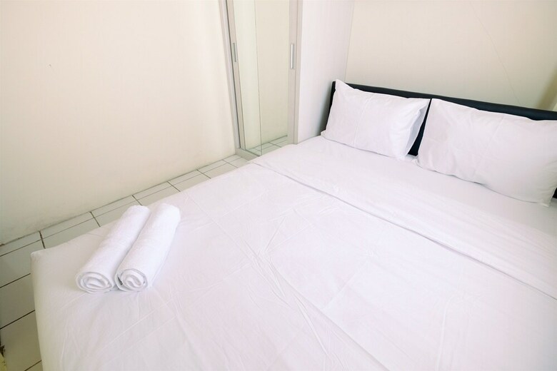Best Price 2br East Park Apartment