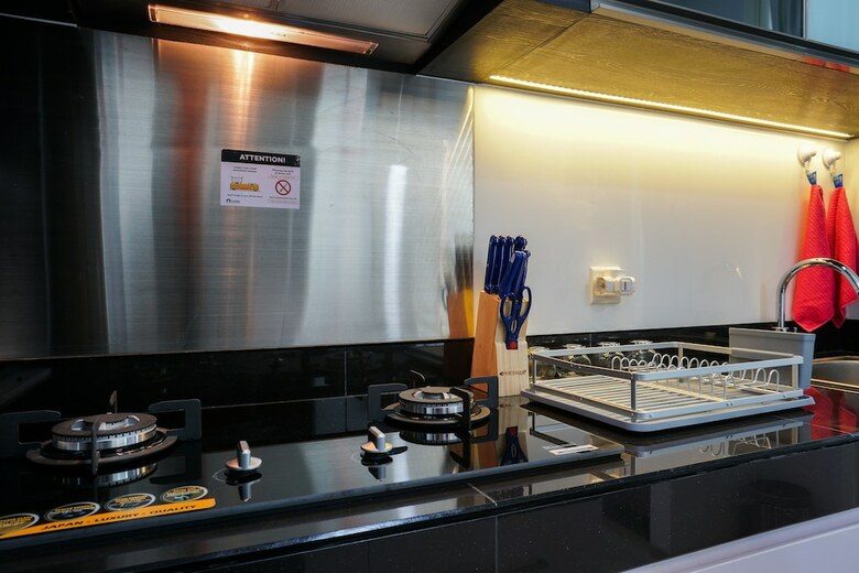 Modern 2br Apartment At Citra Lake Suites