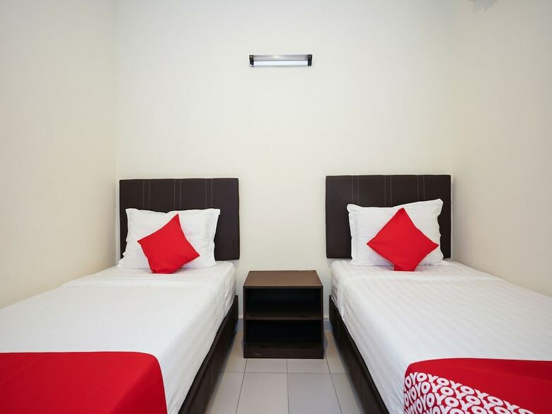 Oyo 44086 Jj Hotel