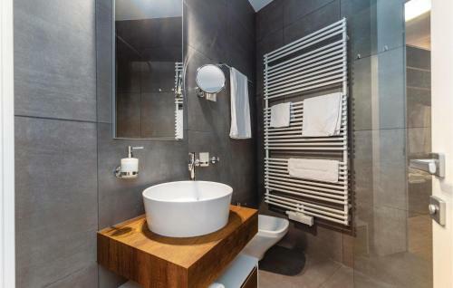 Four-bedroom Holiday Home In Veprinac