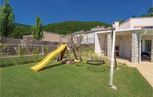 Four-bedroom Holiday Home In Veprinac