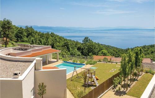 Four-bedroom Holiday Home In Veprinac
