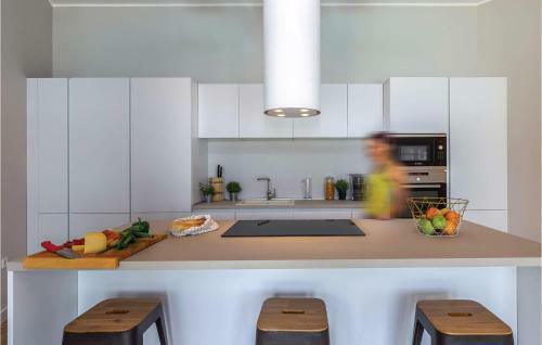 Four-bedroom Holiday Home In Veprinac