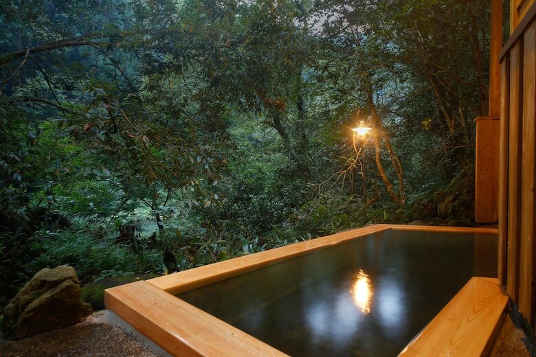 Yamanaka Spa Hanatsubaki