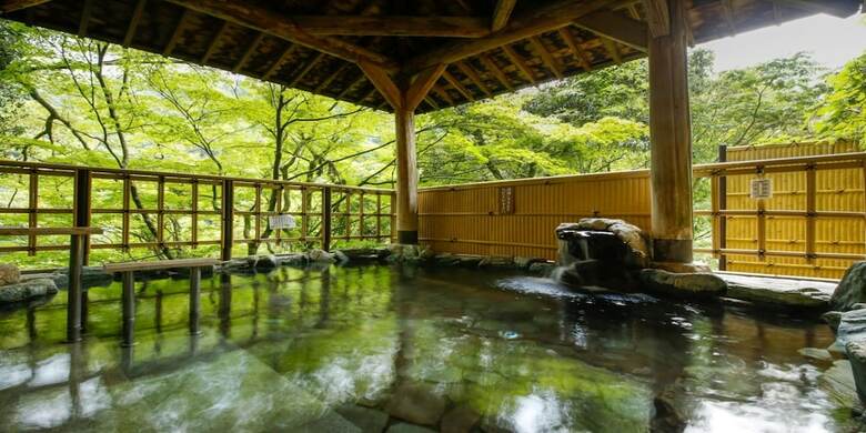 Yamanaka Spa Hanatsubaki