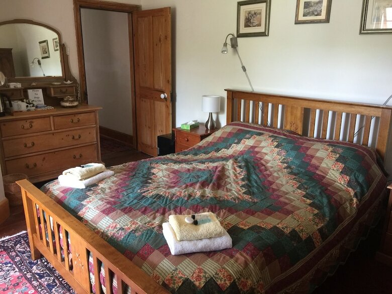 Bed & Breakfast Belhuish Farmhouse