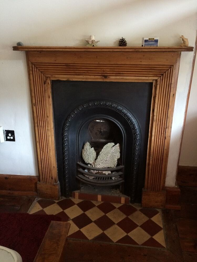Bed & Breakfast Belhuish Farmhouse