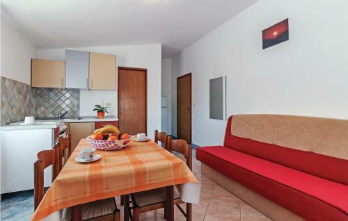 One-bedroom Apartment In Vir