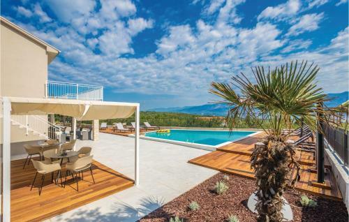 Five-bedroom Holiday Home In Polje