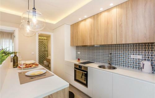 Five-bedroom Holiday Home In Polje