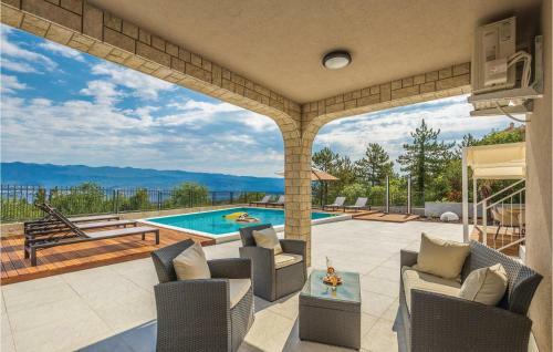 Five-bedroom Holiday Home In Polje
