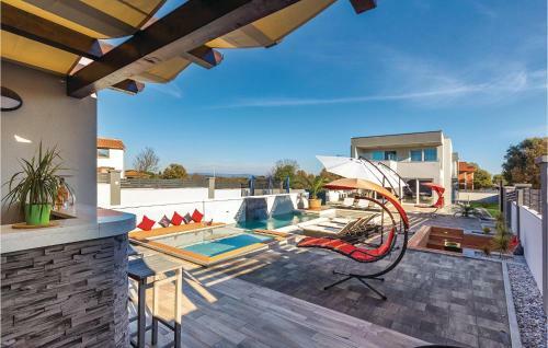 Four-bedroom Holiday Home In Pula