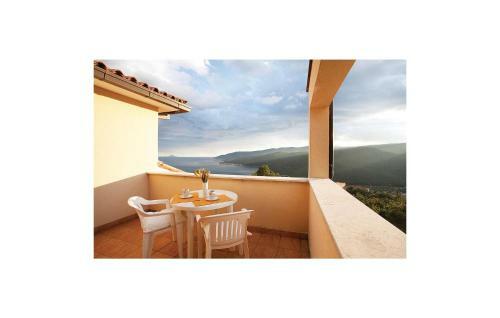 One-bedroom Apartment In Rabac