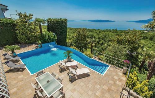 Four-bedroom Holiday Home In Rijeka