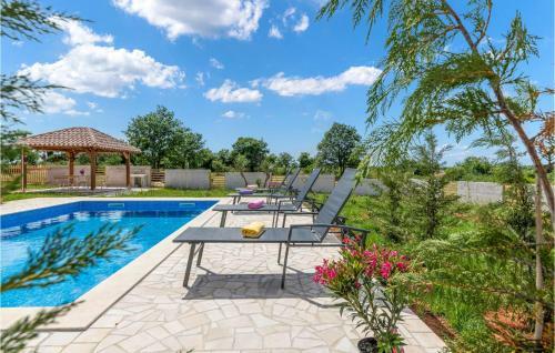Three-bedroom Holiday Home In Sisan
