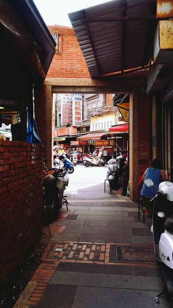 Hotel Lu-kang Traveler Inns