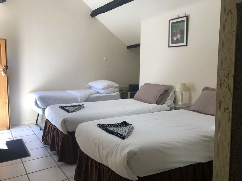 1 Bedroom Peaceful Lake Room With Lake Views
