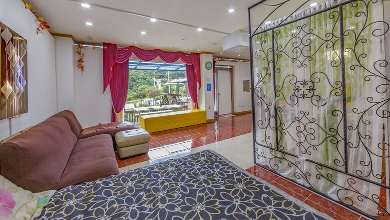 Hill House Pension Gapyeong