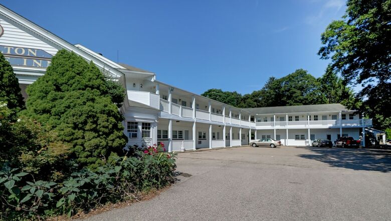 Motel Hamilton Village Inn