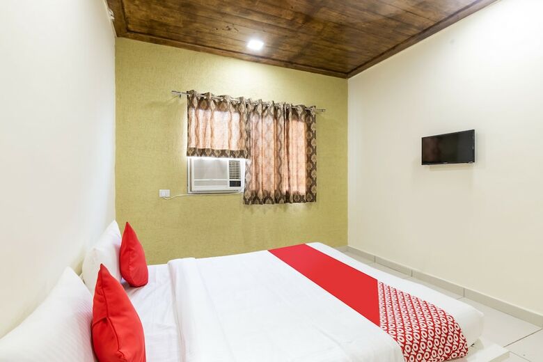 Hotel Oyo 27653 Savoy Suites