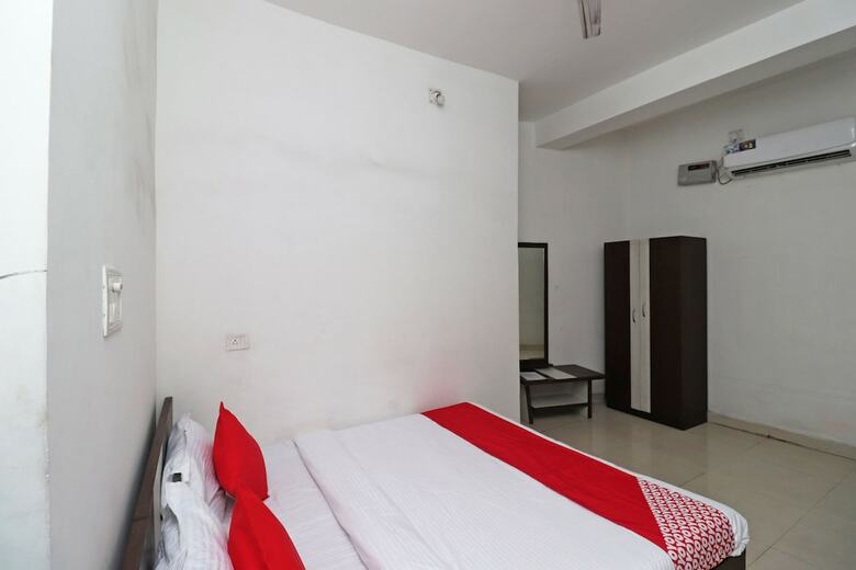 Oyo 42907 Hotel Bhuneshwar