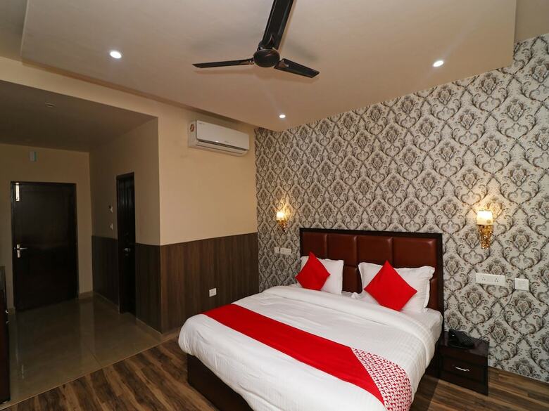 Hotel Oyo 44370 Vaikunth Resort