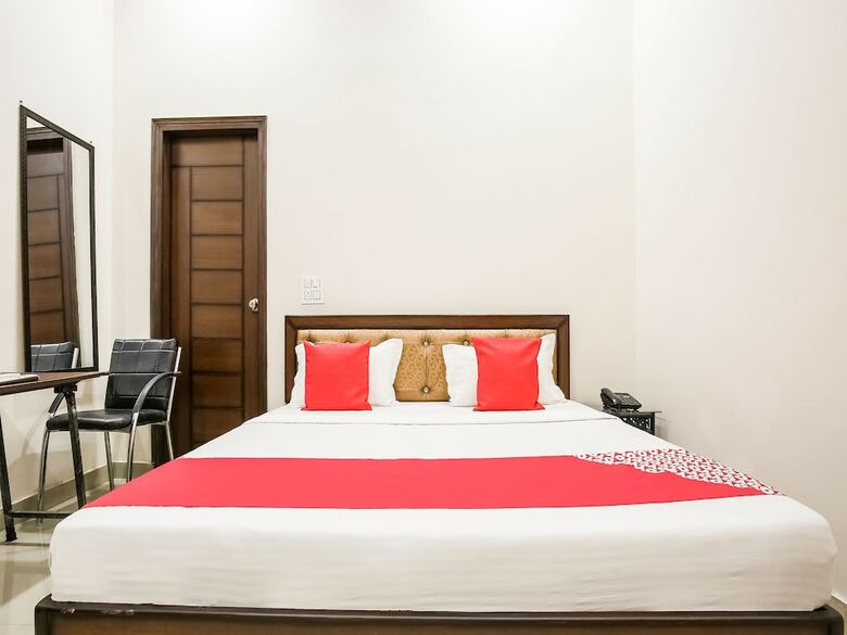 Oyo 47577 Hotel Goldenland