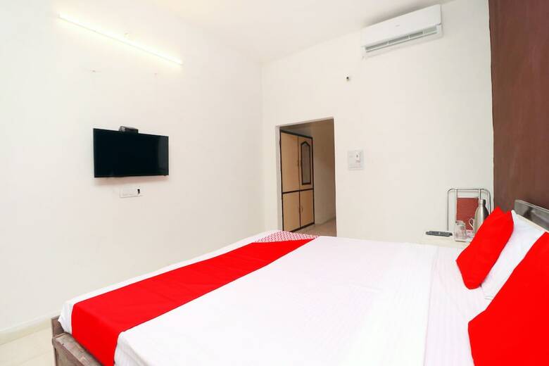 Hotel Oyo 38557 The Wedding Point