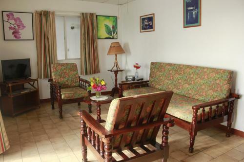 Hotel Gem Holiday Beach Resort
