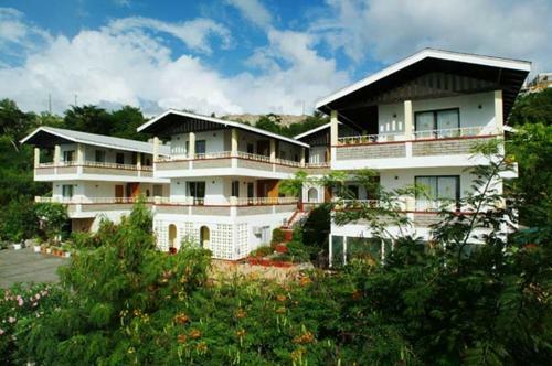 Hotel Gem Holiday Beach Resort