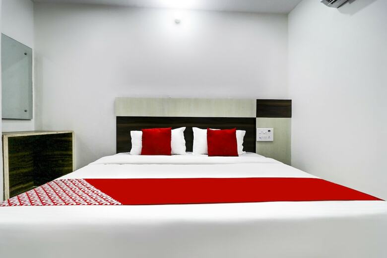 Hotel Oyo 48529 H5