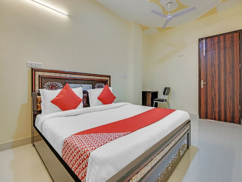 Oyo Flagship 39564 Shiv Hotel