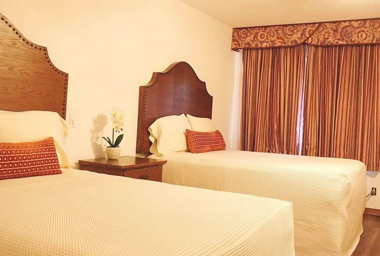 Hotel Estancia Inn
