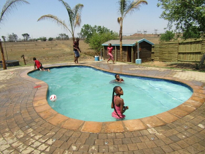 Hotel Lily Villa Country Lodge
